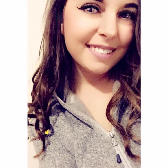 Meet your Posher, Kayla - Picture 1 of 1